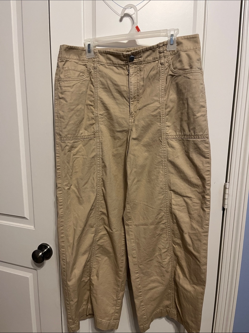LOFT Men's Cargo Pants in Khaki Tan